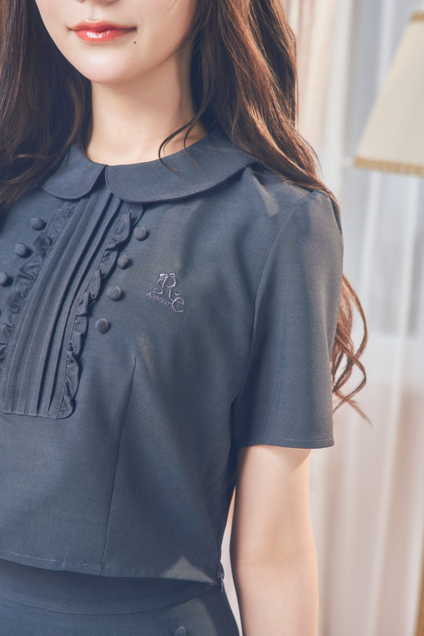 【予約商品】ピンタックロゴ刺繍トップス