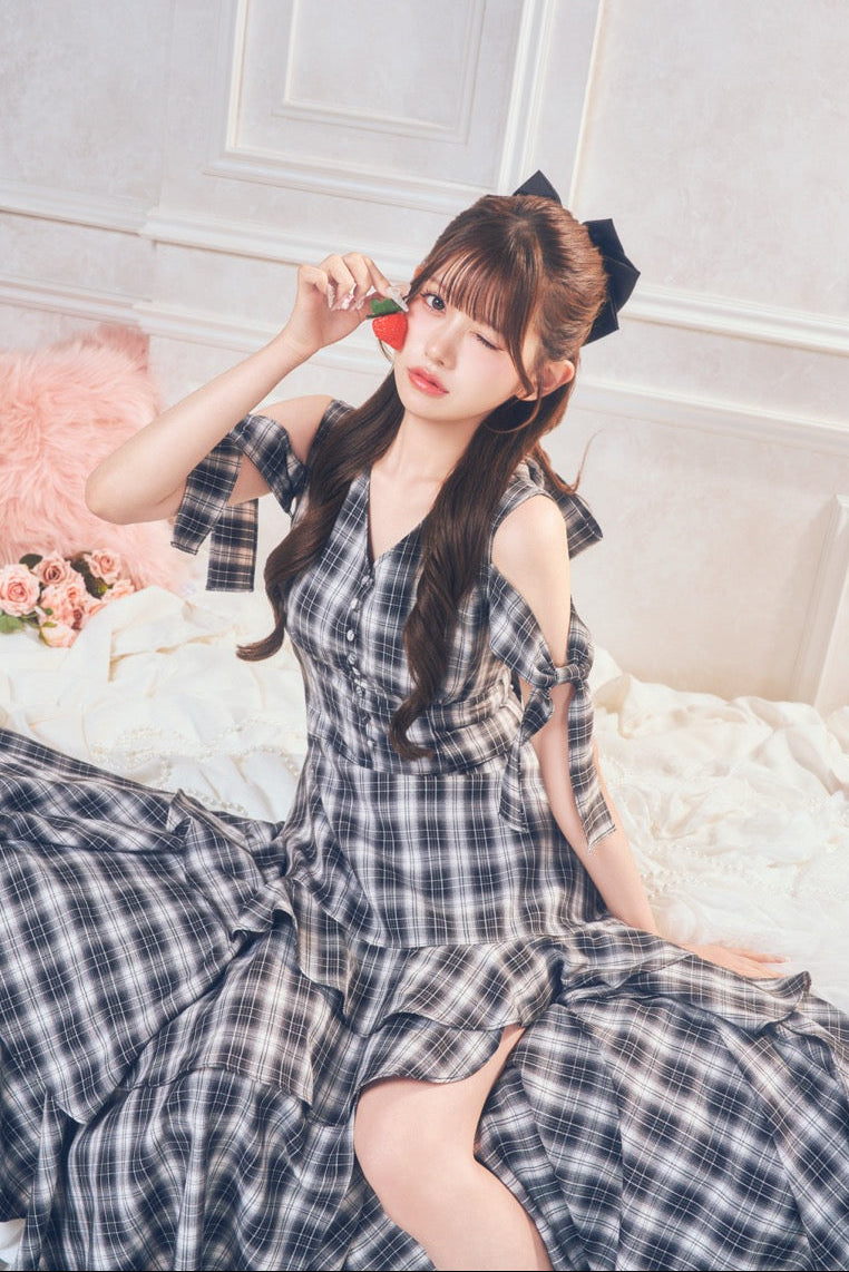 【予約商品】サテンスリットロングワンピ