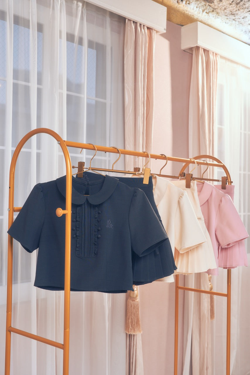 【予約商品】ピンタックロゴ刺繍トップス