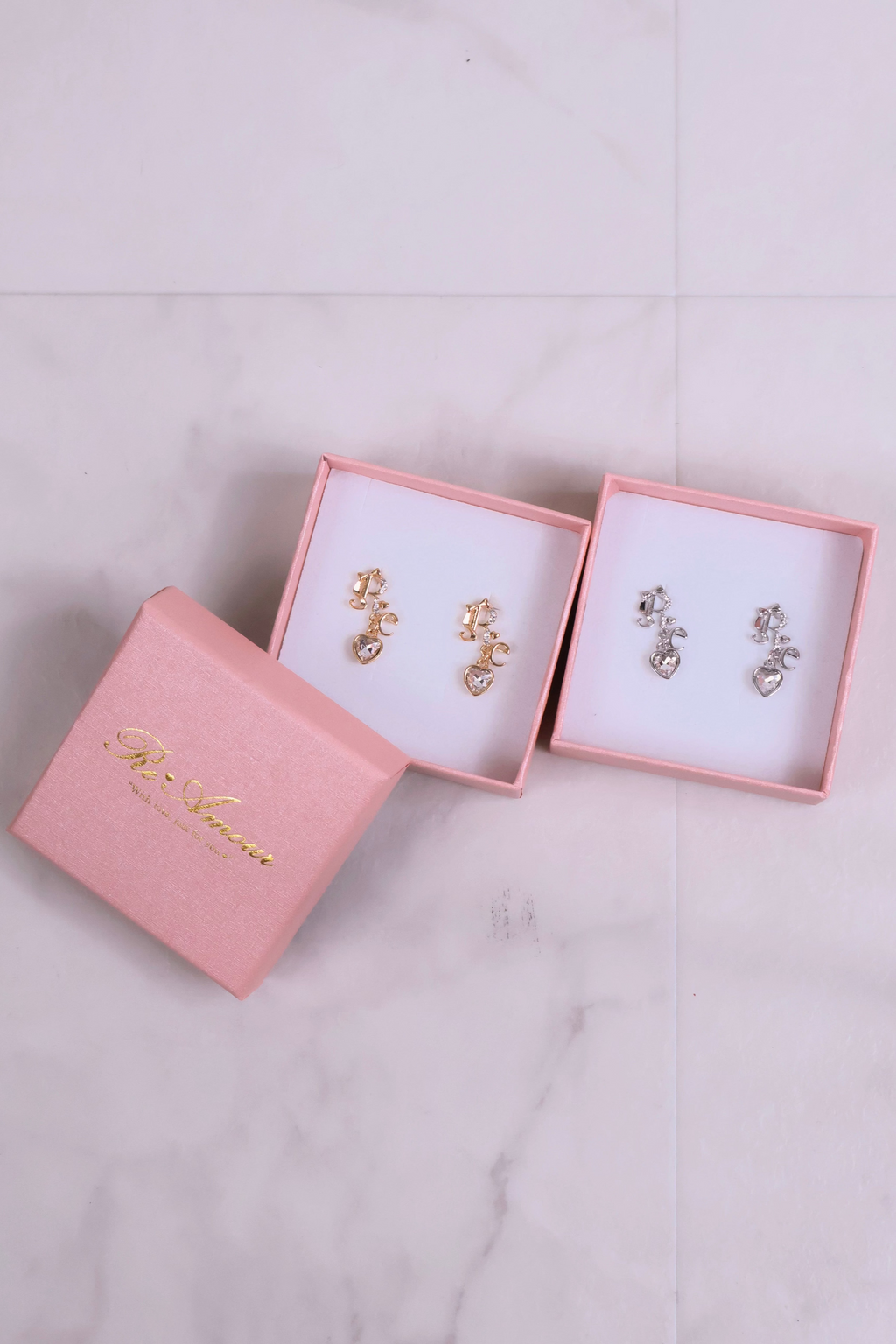 トゥインクルロゴピアス