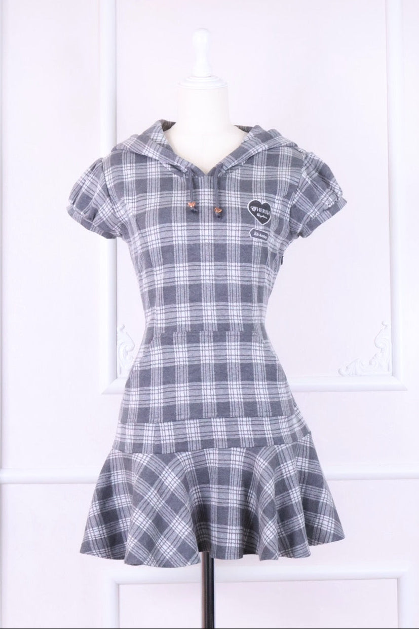 【予約商品】ハート刺繍パーカーワンピ