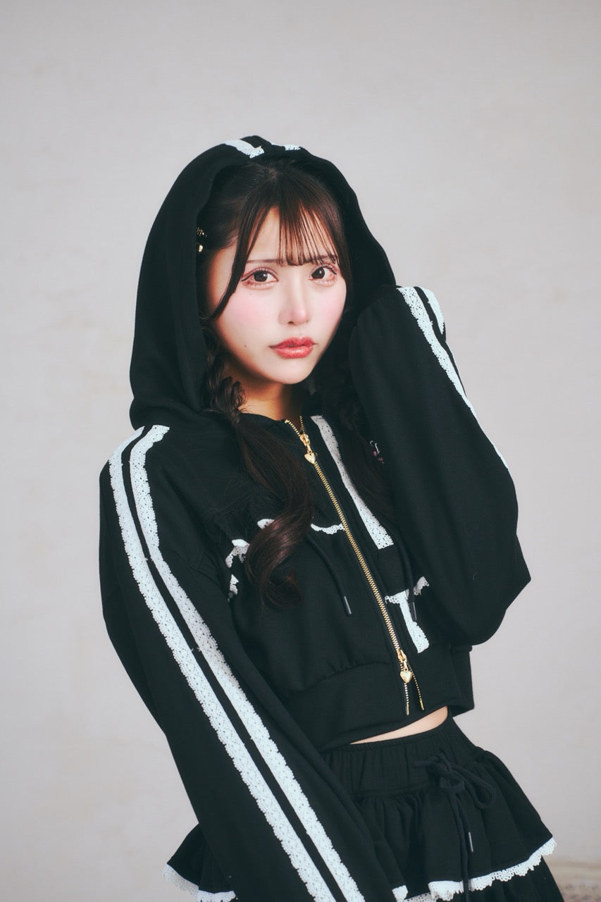 レースラインリップパーカー