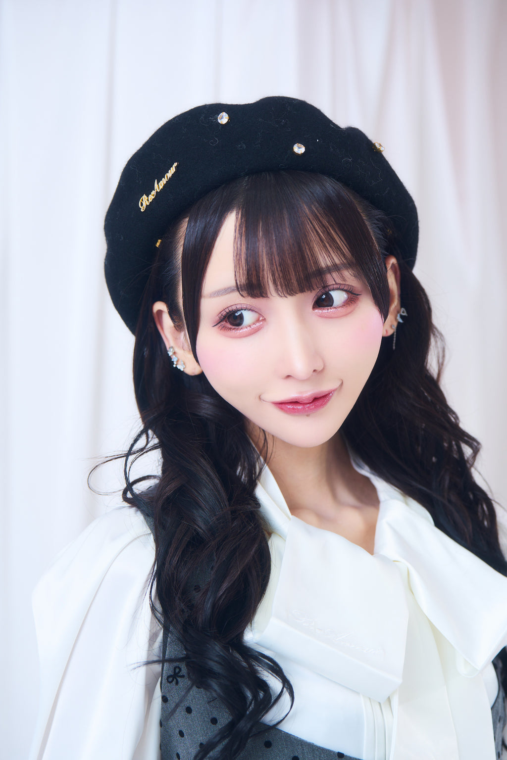 ビジューリボンベレー