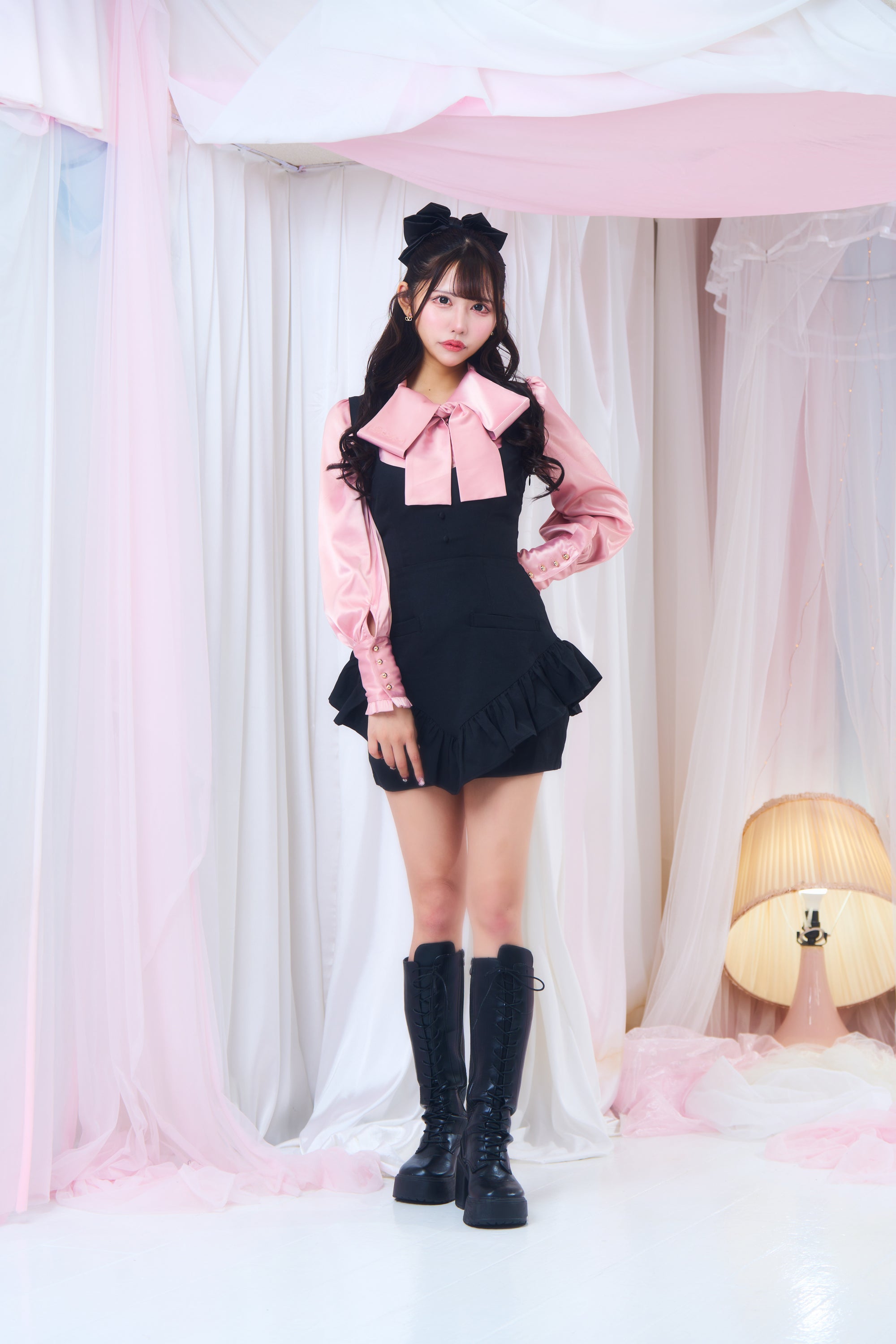 ロゴリボンブラウス