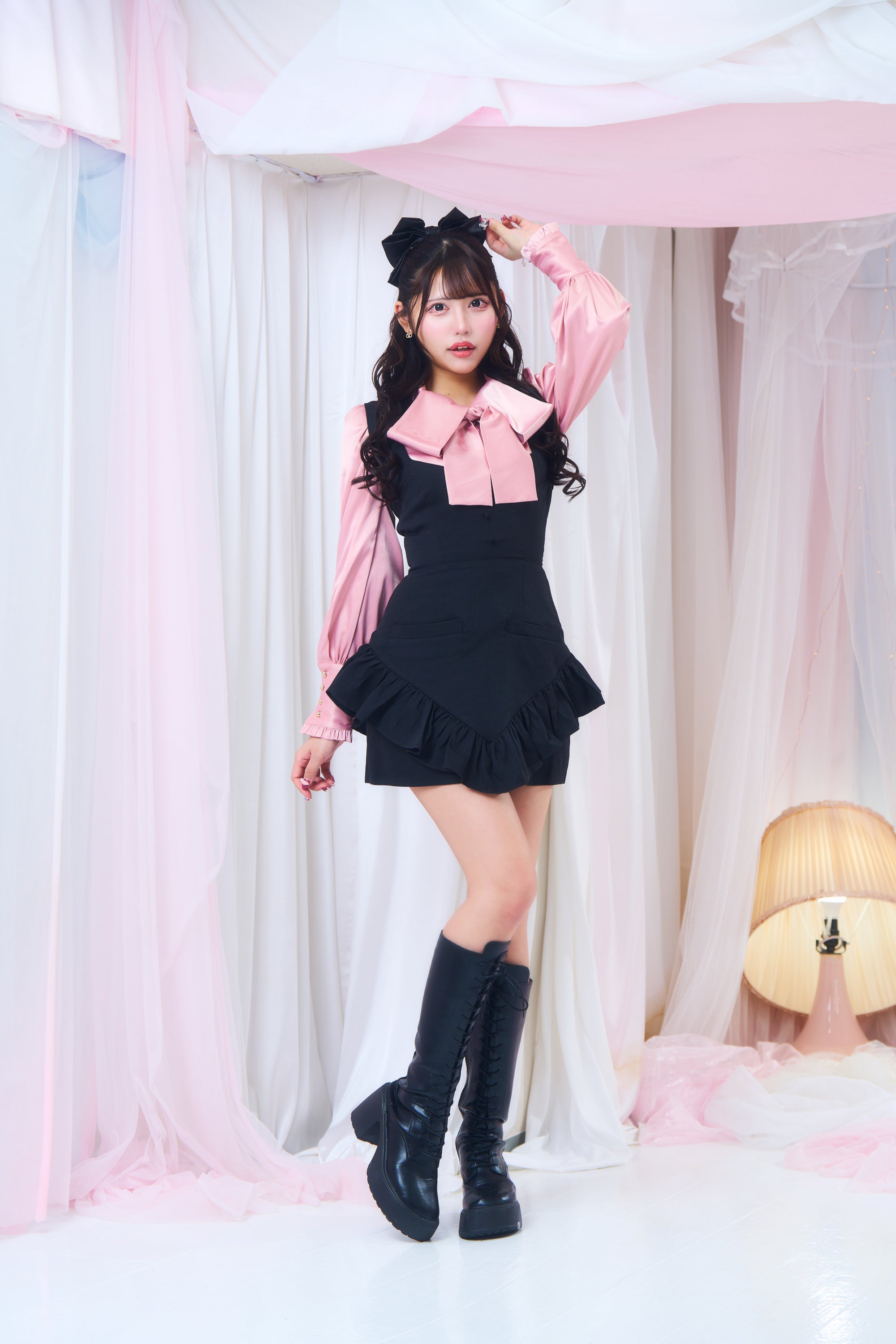 ロゴリボンブラウス