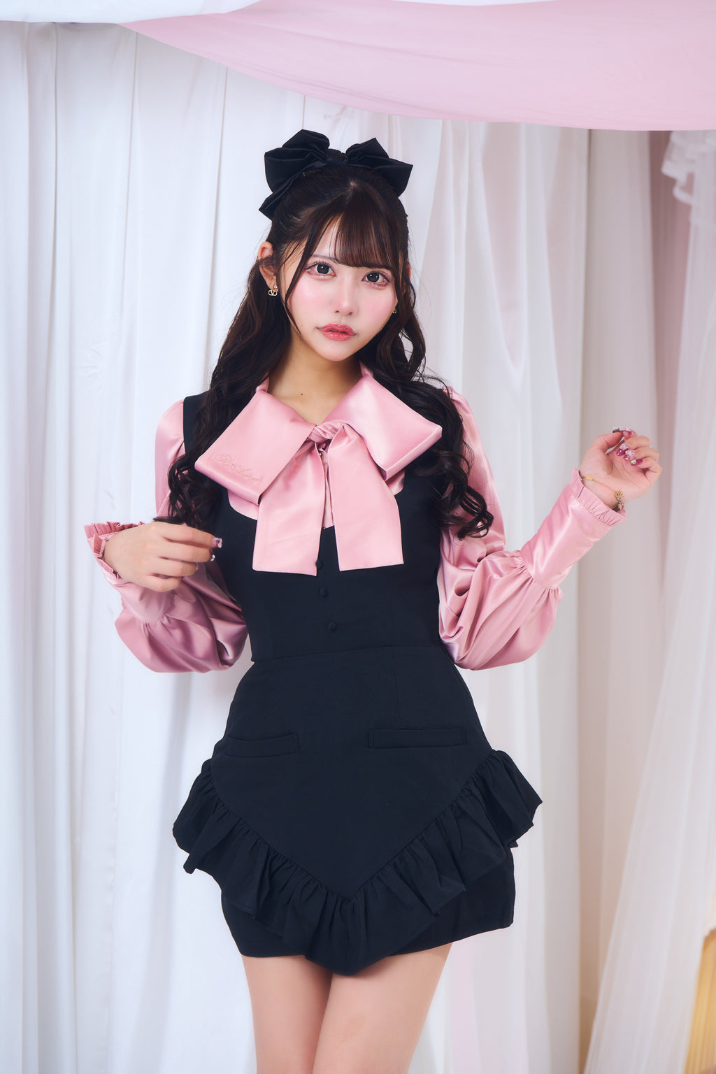 ロゴリボンブラウス