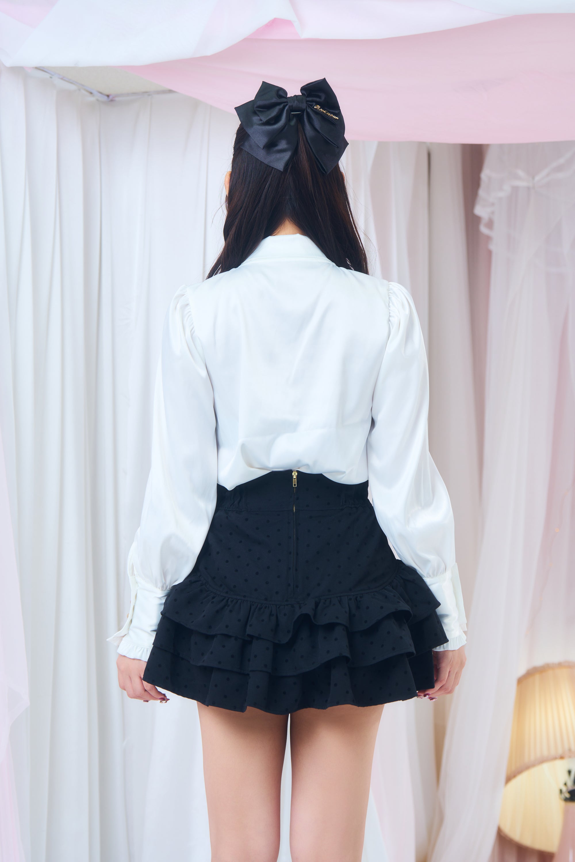 ロゴリボンブラウス