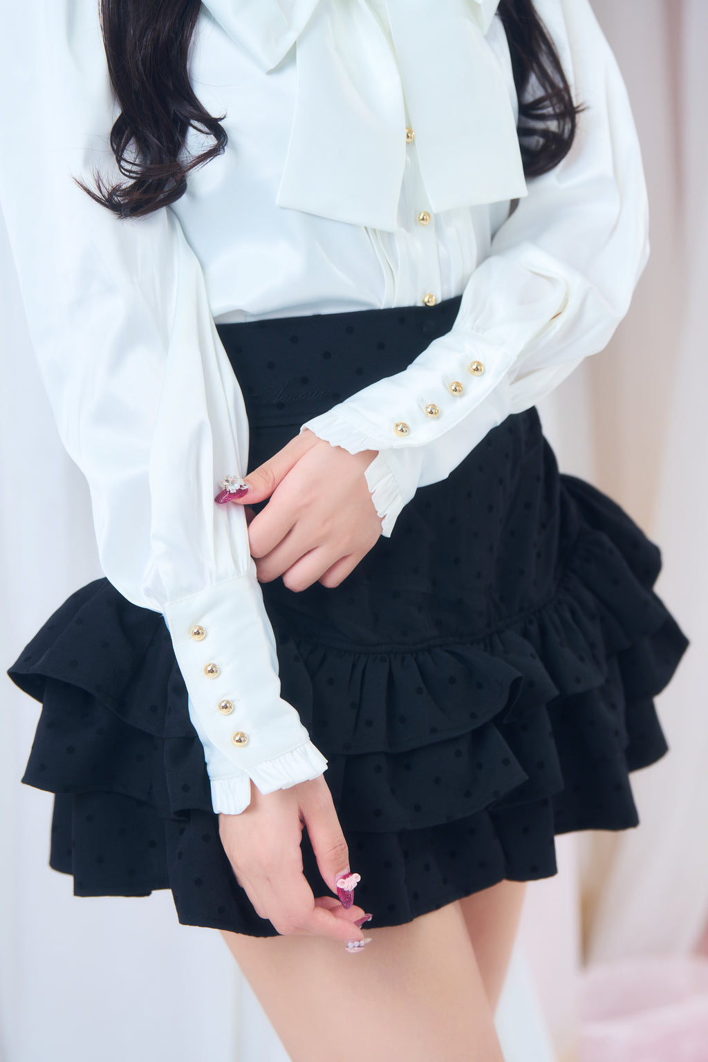 ロゴリボンブラウス