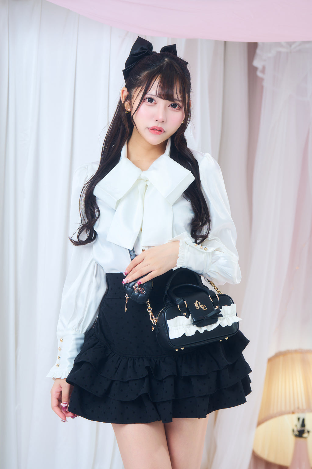 ロゴリボンブラウス